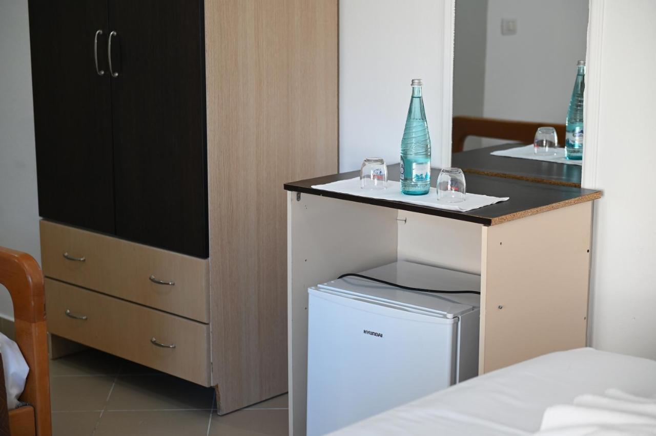 Vila Oxinn Kryemëdhej Екстериор снимка