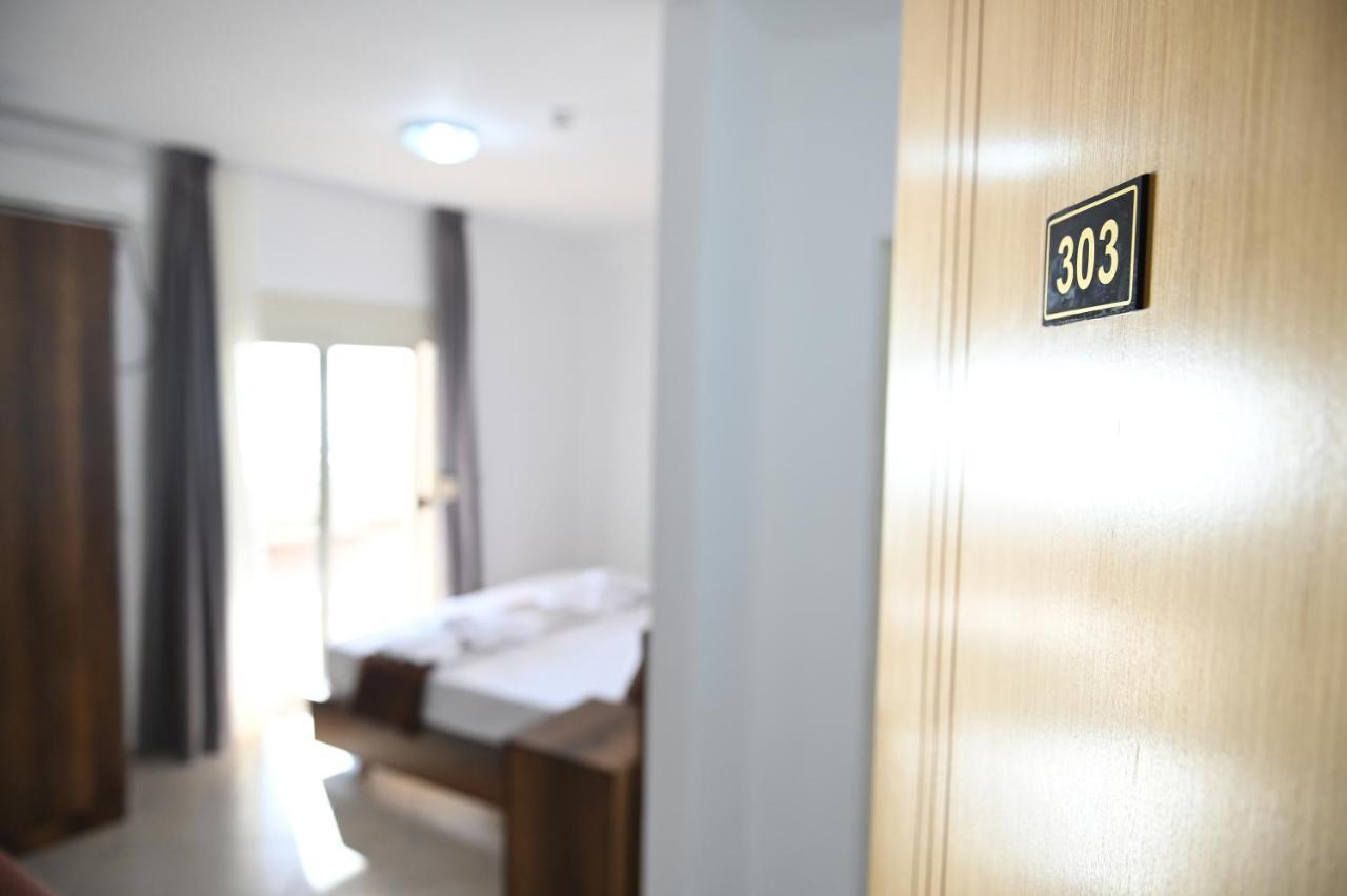 Vila Oxinn Kryemëdhej Екстериор снимка