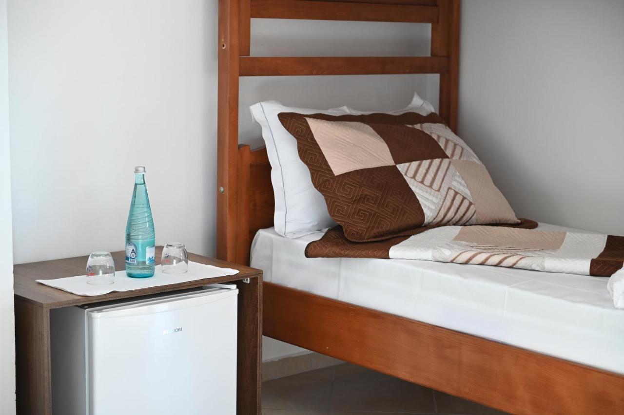 Vila Oxinn Kryemëdhej Екстериор снимка
