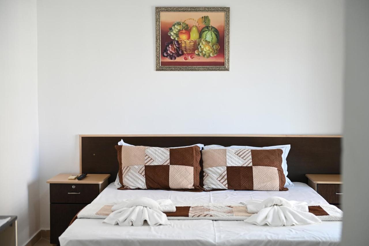 Vila Oxinn Kryemëdhej Екстериор снимка