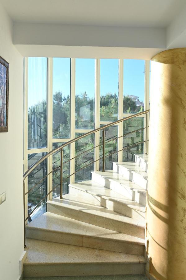 Vila Oxinn Kryemëdhej Екстериор снимка