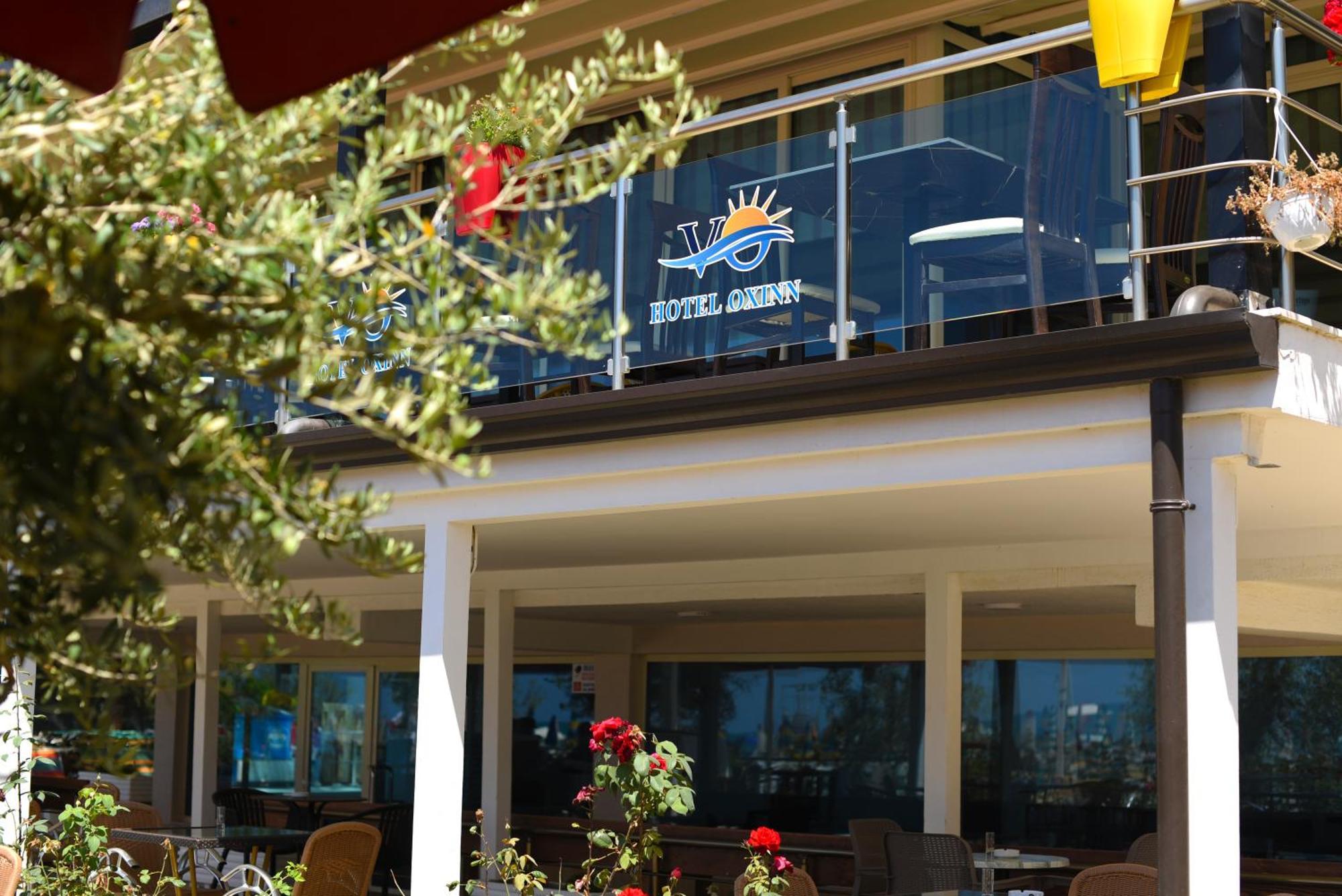 Vila Oxinn Kryemëdhej Екстериор снимка
